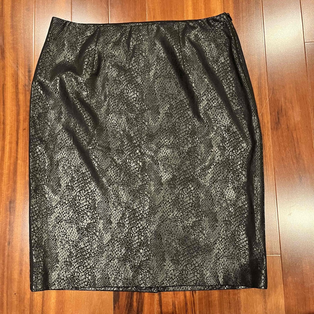 Chicos Black Skirt Reptile Print Faux Leather Pencil Mini Knee Length Sz 1 / Sm